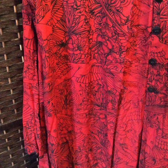 Ladies Medium - Long Red Floral/Bird Top w/ Side Splits and Tails - Picture 3 of 4